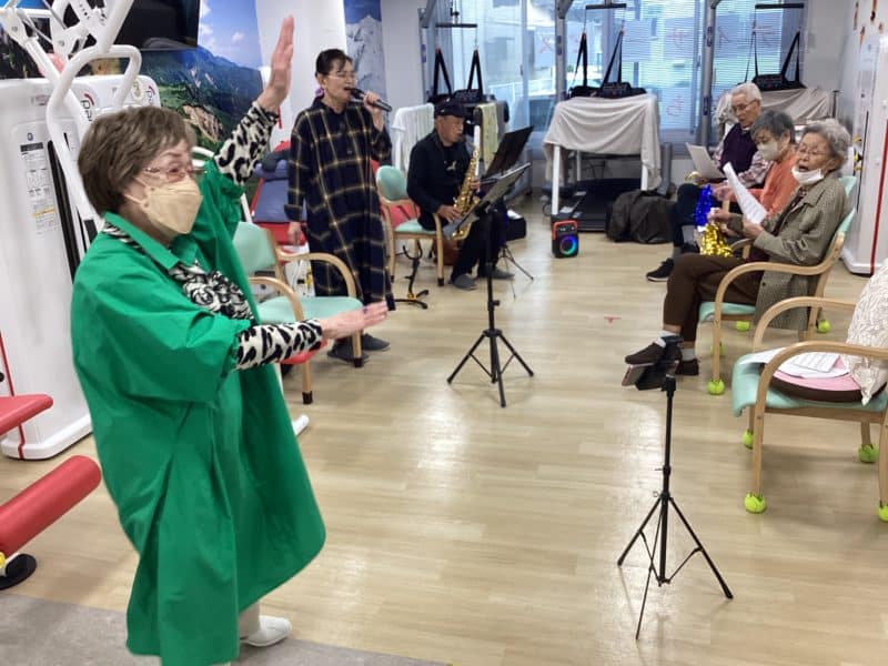 【デイサービスやまちゃん】歌&サックス演奏会🎵 4 IMG 5485